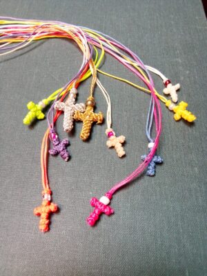 Kaelarist (palju eri värve)