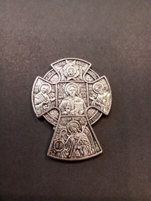 Kleebitav metallist rist