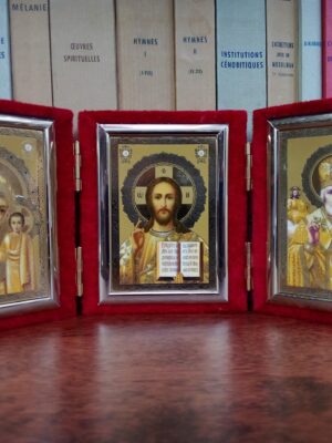 Kristuse, Jumalaema ja püha Nikolai kolmikikoon (erepunane)