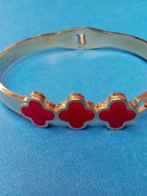 Metallist käevõru kolme punase ristiga