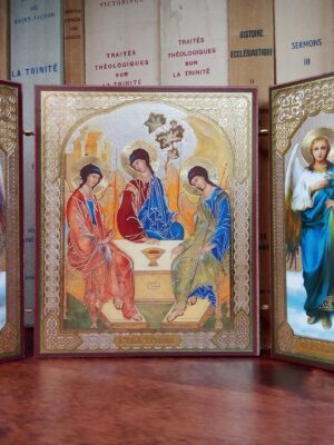 Püha Kolmainsuse ja peainglite Miikaeli ja Kaabrieli kolmikikoon, ca 12,2 x 10 cm