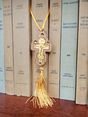 Ristikujuline ripats (kuldne)