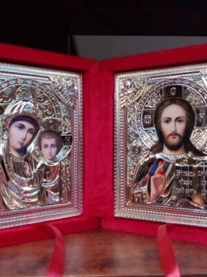 Suur Kristuse ja Jumalaema kaksikikoon (erepunased kaaned, ca 21 x 18 cm)