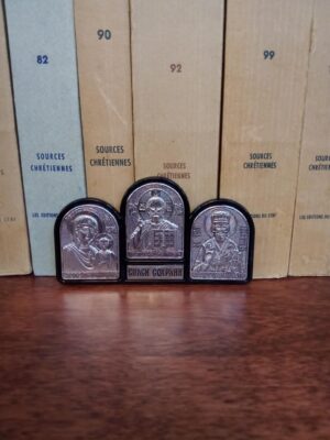 Kristuse, Jumalaema ja püha Nikolai kolmikikoon (ca 8,5 x 4,5 cm)